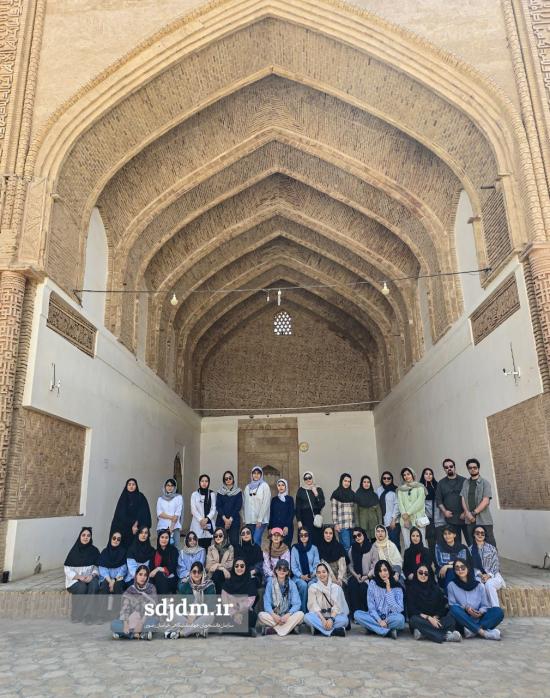 چند قدم میان عجایب
