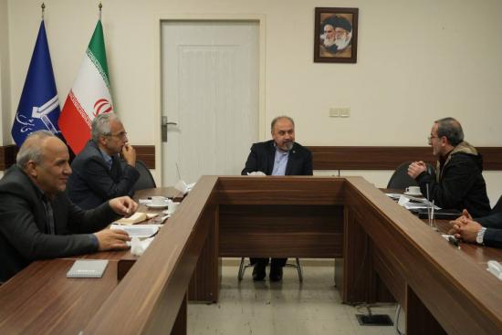 جلسه دکتر قادری، مدیر فرهنگی و کارشناسان این حوزه با آقای محمدتقی رضوانی فر، عامل مالی حوزه معاونت فرهنگی و آقای حسین یوسفیان، کارپرداز و حسابدار حوزه فرهنگی