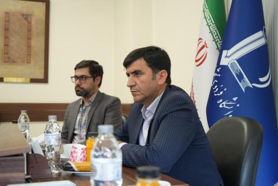  دیدار اعضای کاروان قرآنی اعزامی به مسابقات سراسري سي و نهمين جشنواره قرآن و عترت دانشجويان كشور با دکتر کارشکی، سرپرست معاونت  فرهنگي، اجتماعي و دانشجويي و جناب آقای ابوالفضل عباسی، مدیر فرهنگی و فعالیت‌های داوطلبانه دانشگاه 